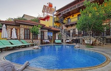 LA PALOMA HOTEL , 