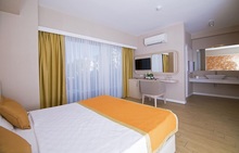 MIRAGE WORLD HOTEL 5* , 