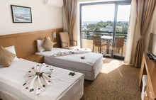 THE HOLIDAY RESORT 4* ĳ, 